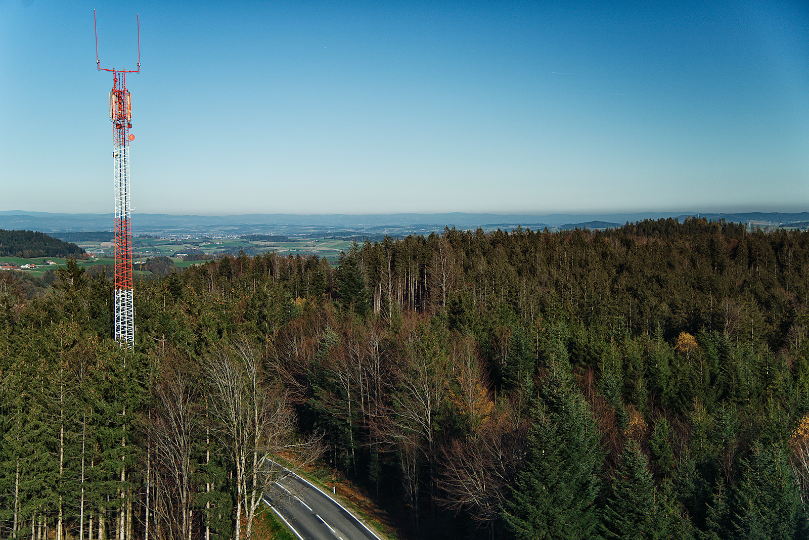 Blick von der Kobernaußerwarte nach Nordosten auf den Hausruck