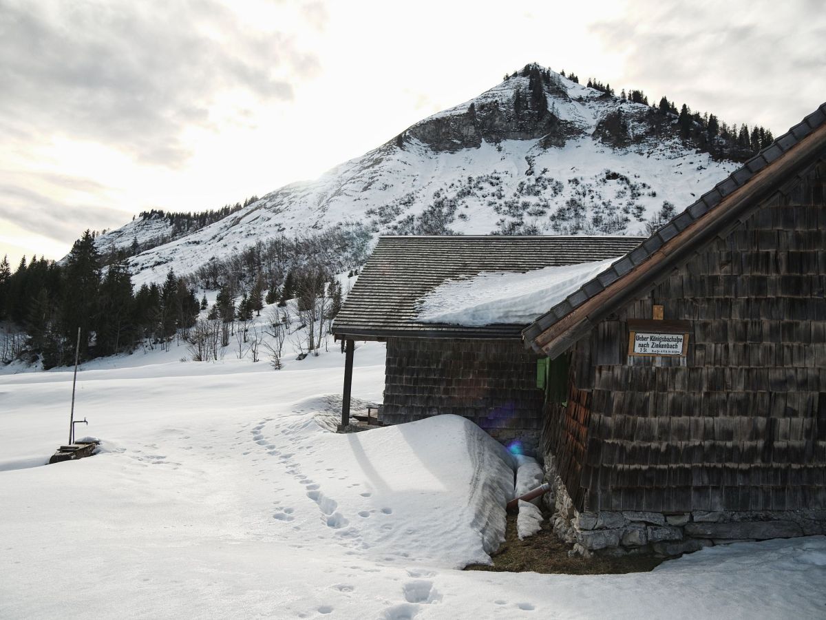 Königsbergalm im Schnee – Winterwandern im Salzkammergut