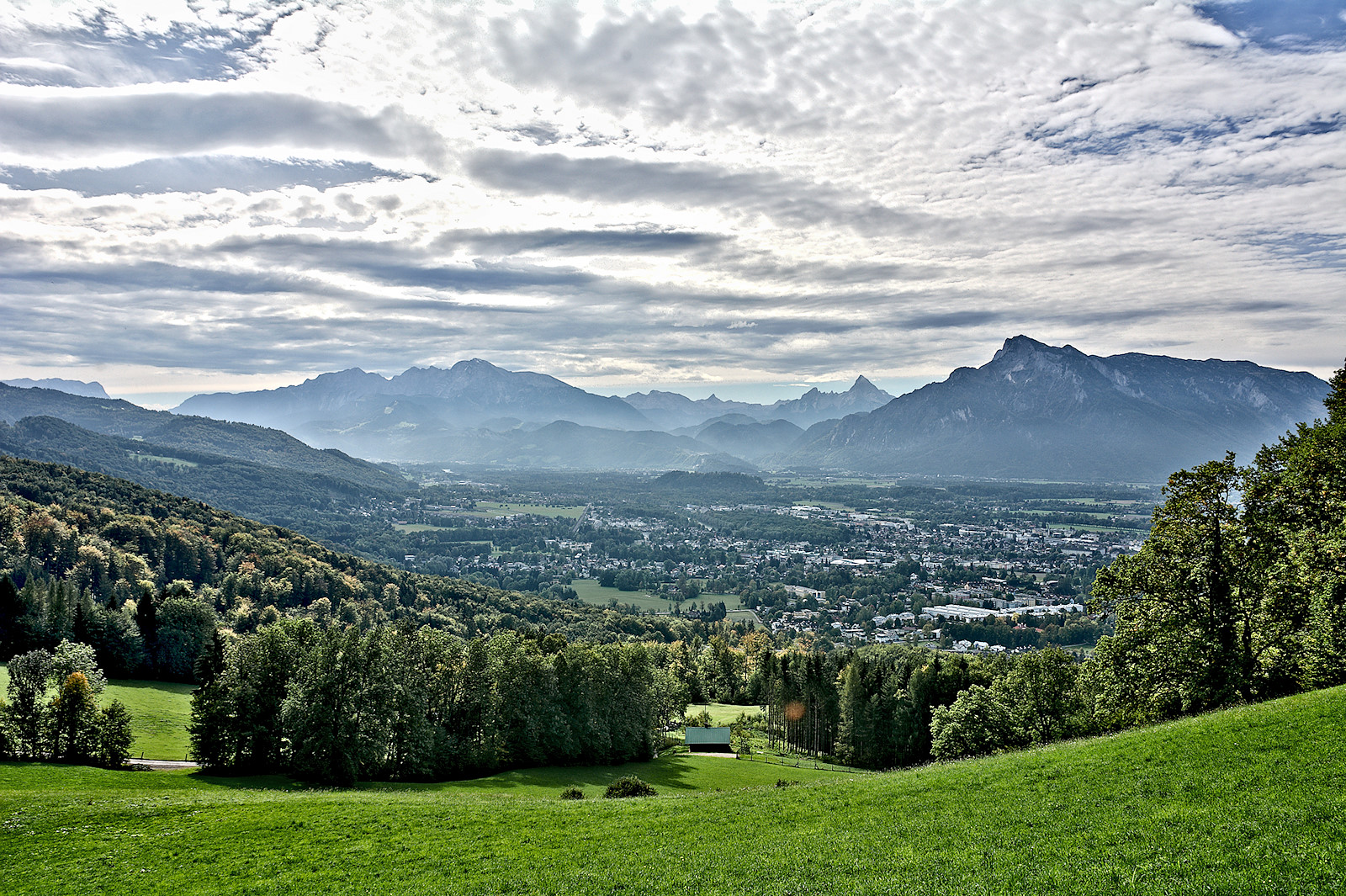 Ausblick zwischen Kühberg und Gersbergalm nach Süden auf das Salzburger Becken