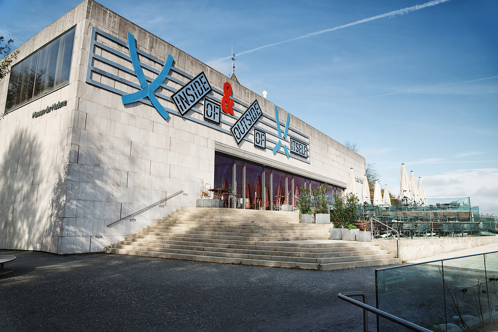 Museum der Moderne von der Terrasse aus