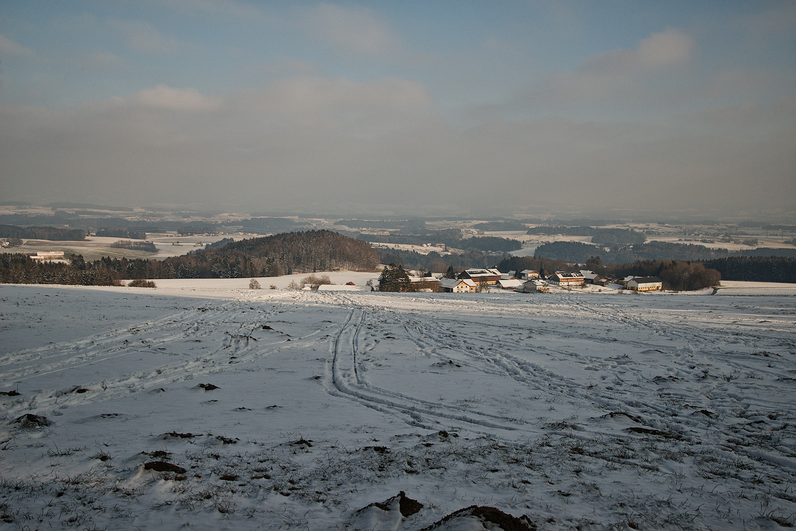 Blick vom Parkplatz bei der Kaiserbuche am Haunsberg nach Osten